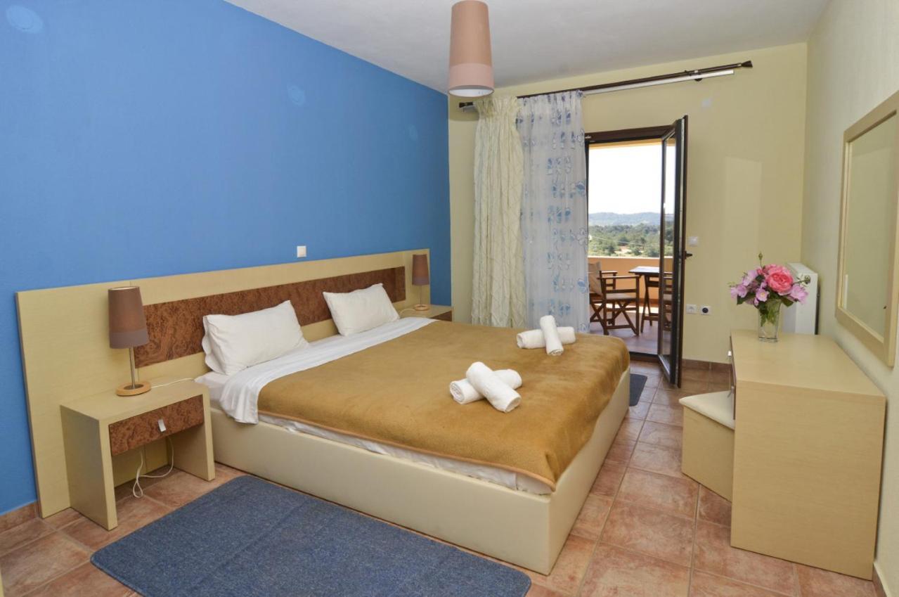 Moonbeam Hotel Потос Экстерьер фото